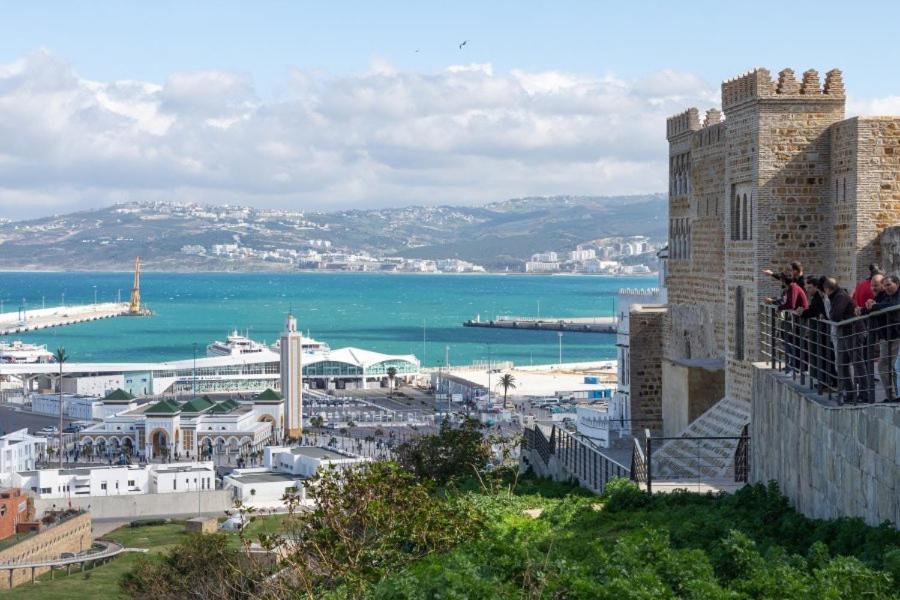 Ap 2Ch City Centre Parking En Face Hilton A Cote Du Plage Tanger Extérieur photo